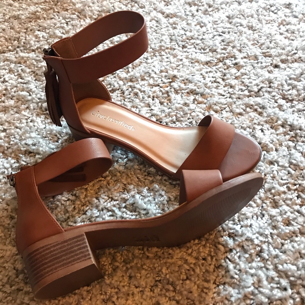 ADORABLE sandals